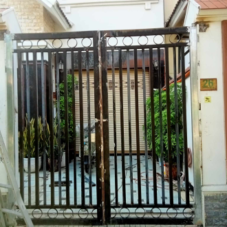 sửa cửa sắt giá rẻ TP.HCM
