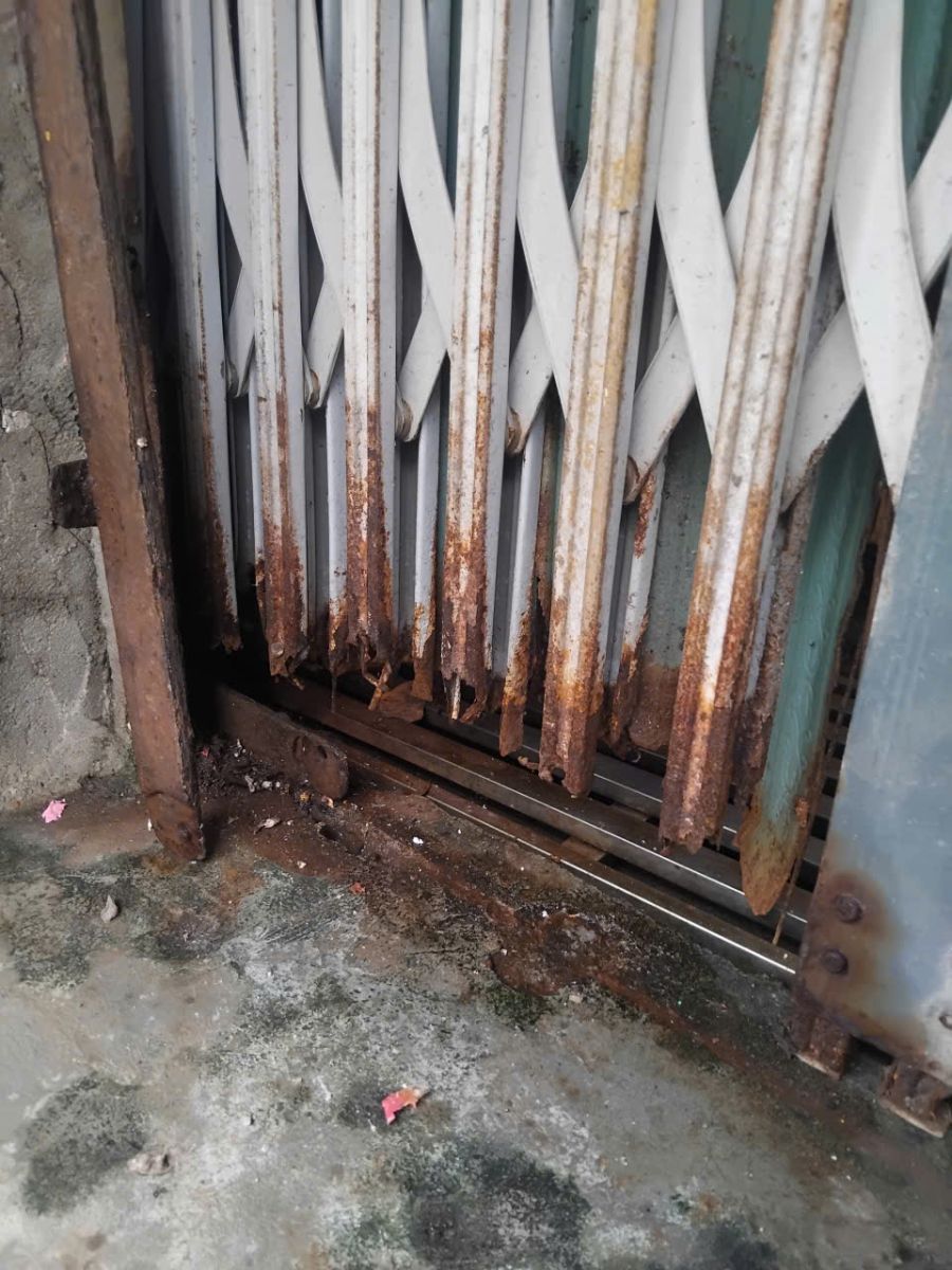 dịch vụ sửa cửa sắt tại nhà giá rẻ