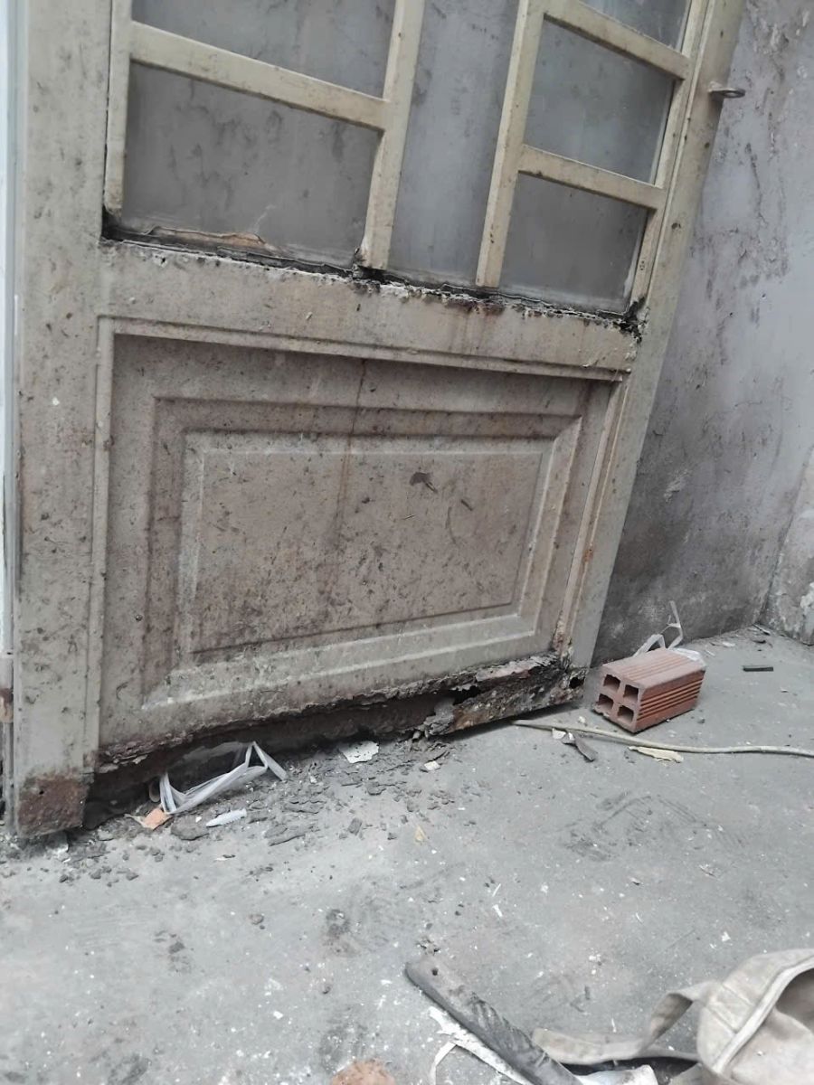 sửa cửa sắt