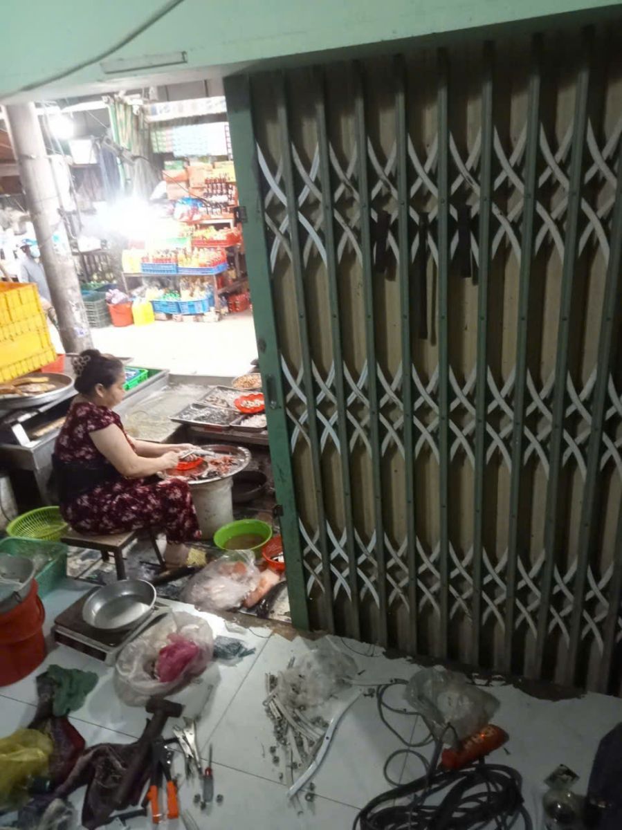 sửa cửa sắt kéo
