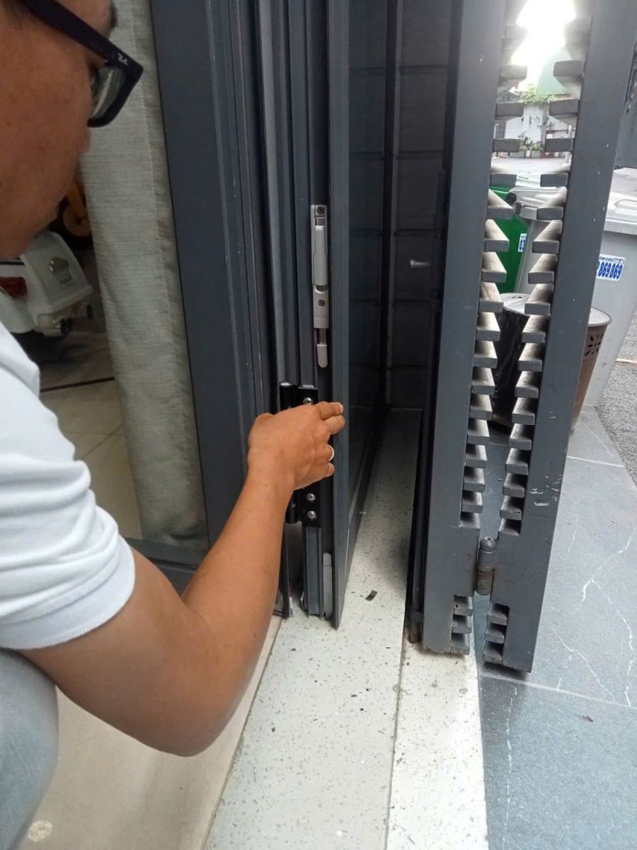 cửa cửa sắt