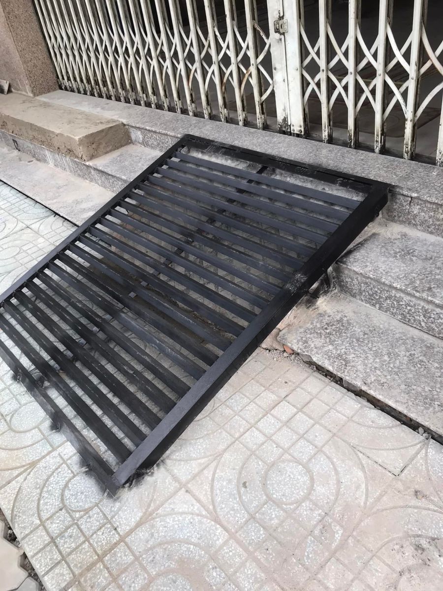 sửa cửa sắt