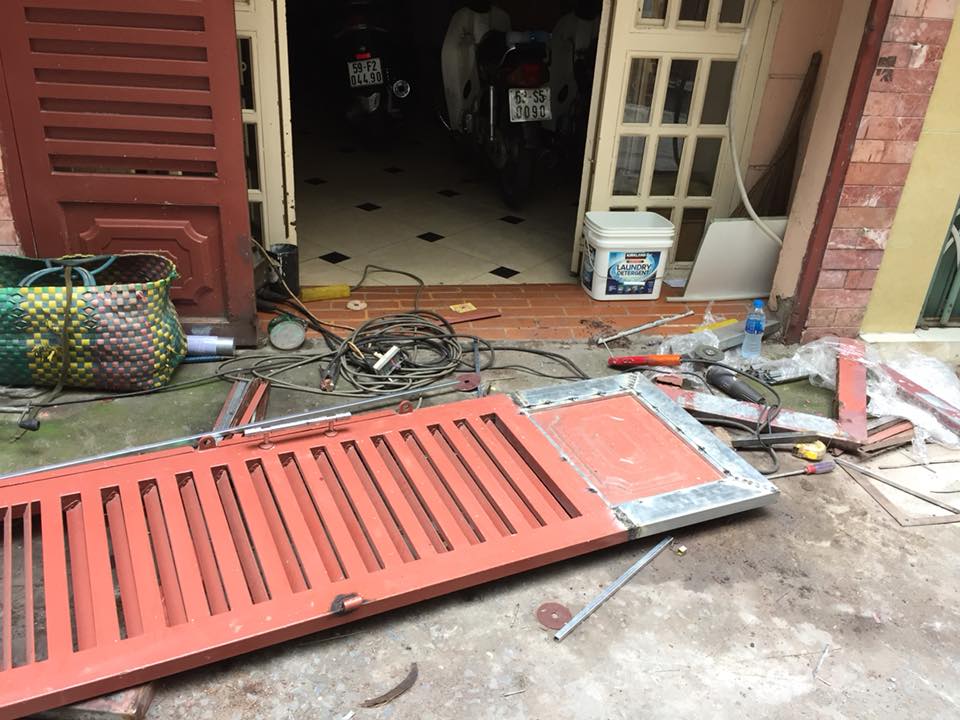 sửa cửa bị mục nát