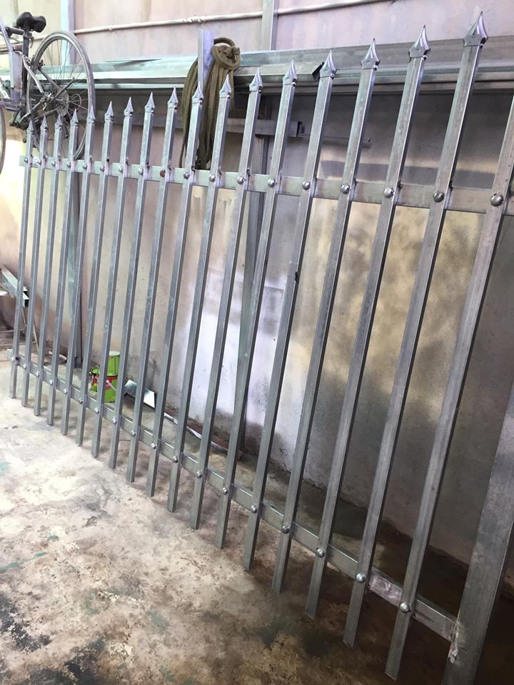 sửa cửa sắt tại nhà
