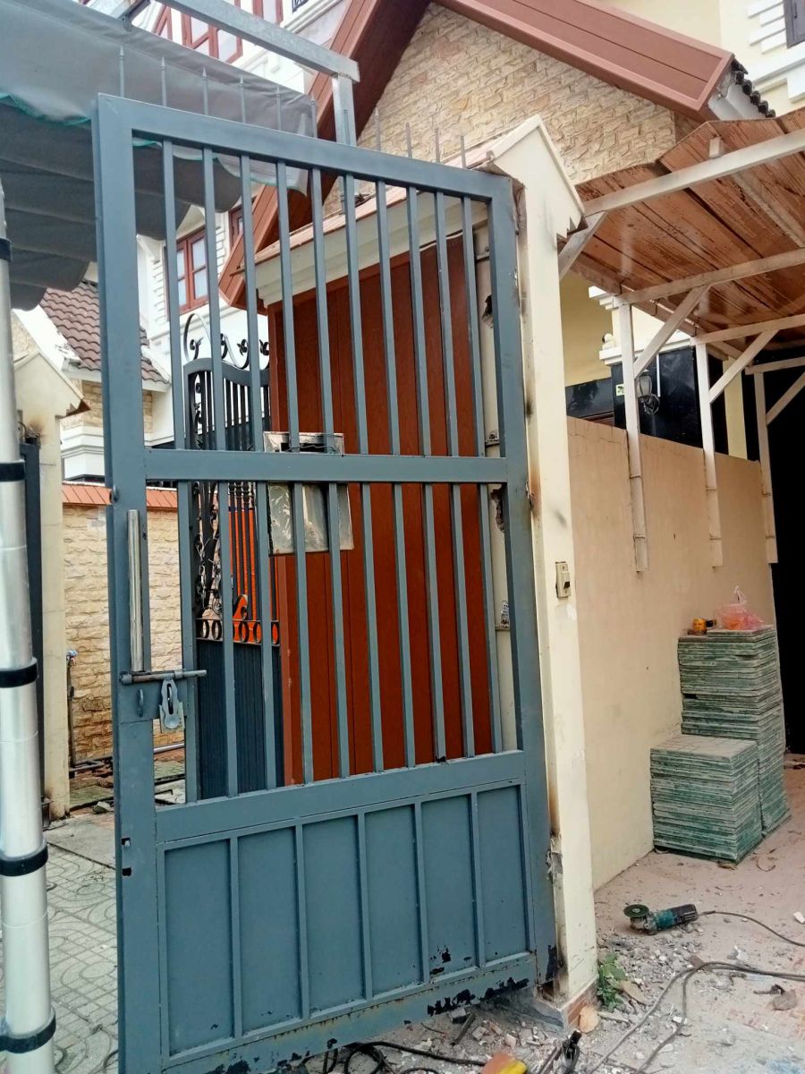 sửa cửa sắt