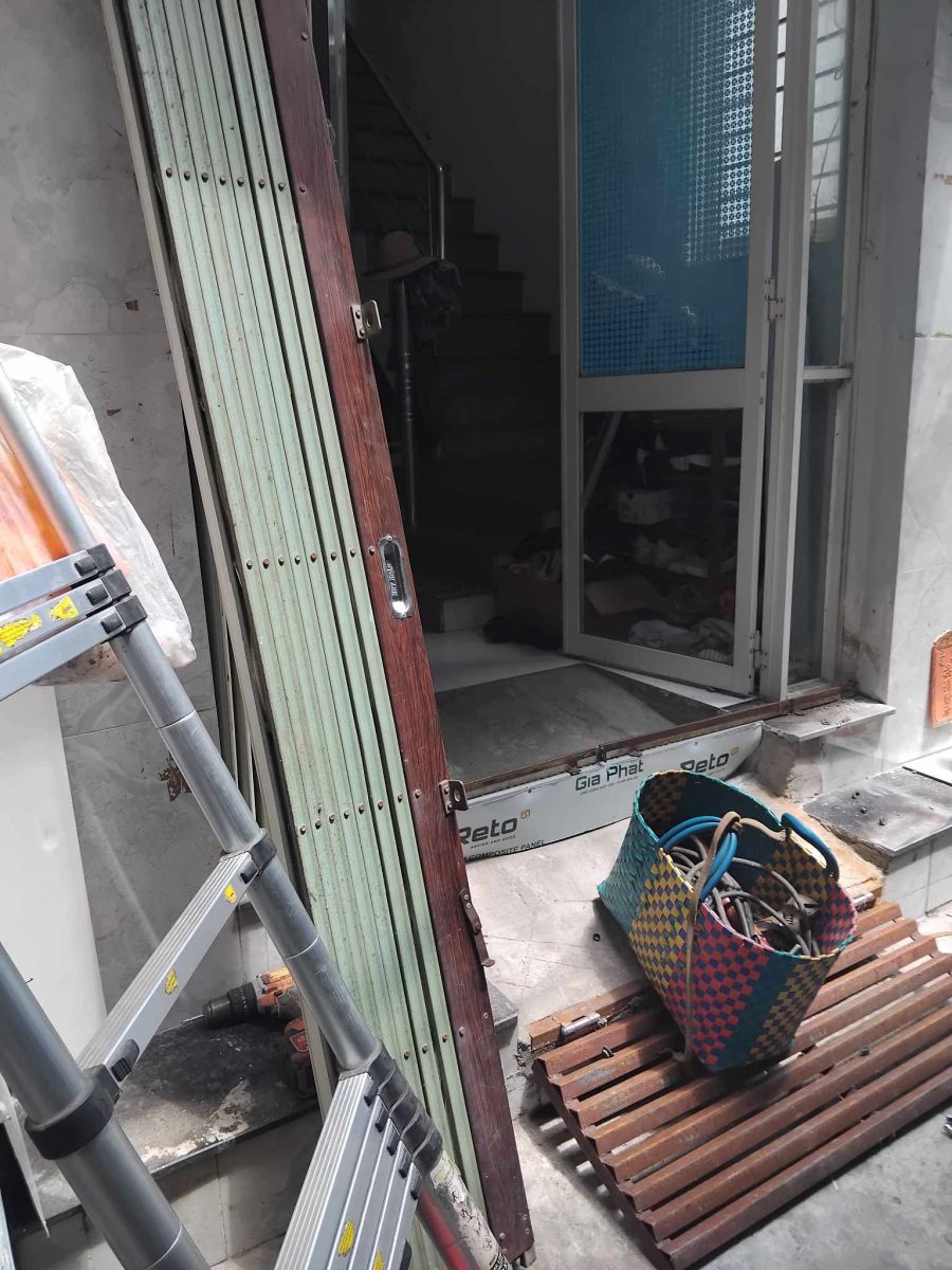 sửa cửa sắt tại nhà