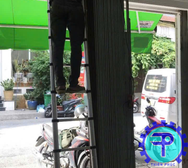 sửa cửa sắt hàn sắt tại nhà