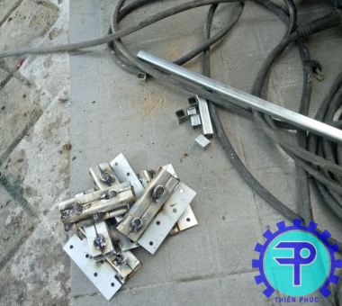 sửa cửa sắt