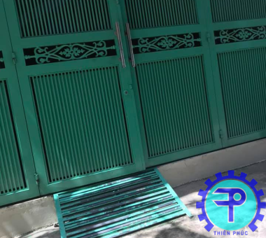 sửa cửa sắt