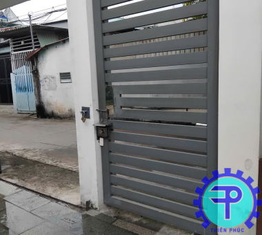 dịch vụ sửa cửa sắt tại nhà giá rẻ hcm