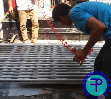 sửa cửa sắt