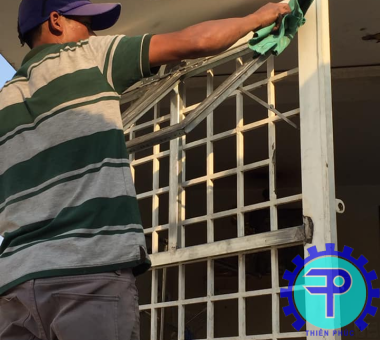 sửa cửa sắt tại nhà giá rẻ nhất thành phố hồ chí minh
