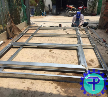 sửa cửa sắt tại nhà