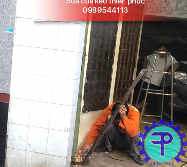 sửa cửa sắt tại nhà