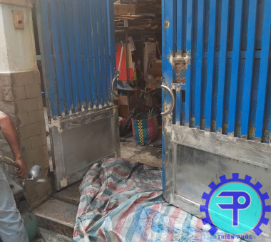 DỊCH VỤ SỬA CỬA SẮT TẬN NƠI GIÁ RẺ_GIẢI PHÁP TIỆN LỢI CHO MỌI NHÀ