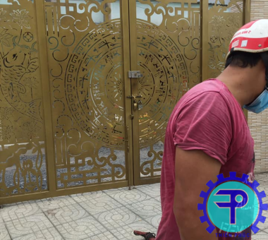sửa cửa sắt