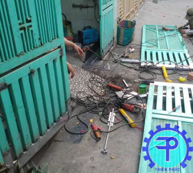 sửa cửa sắt tại nhà